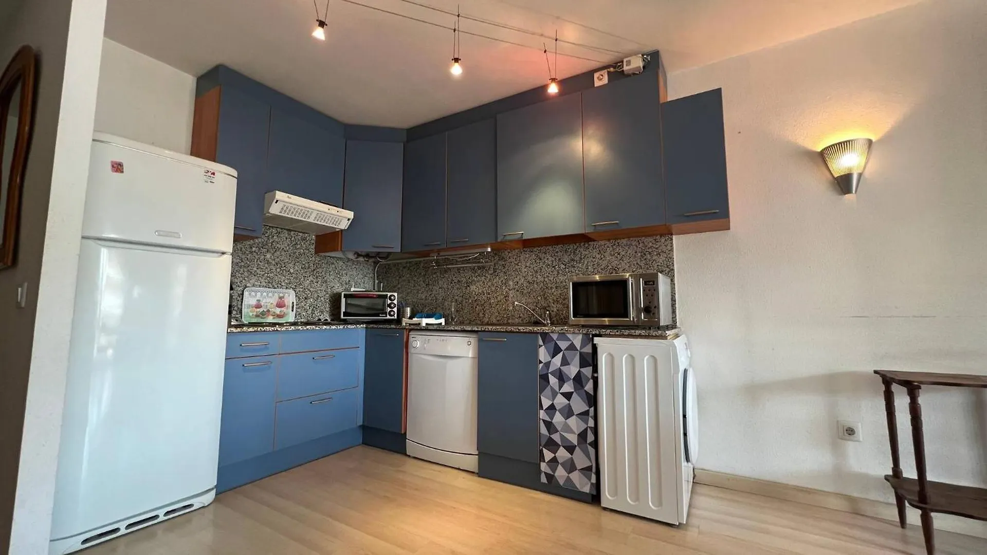 Bonito Piso En Roses Con Piscina Y Parking Apartment