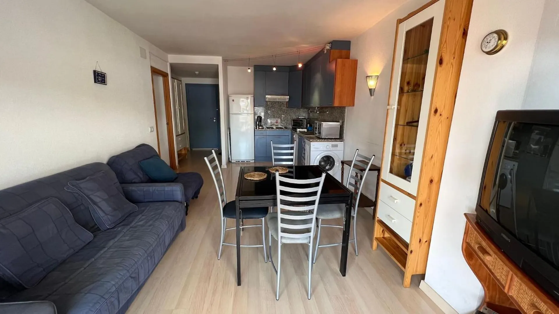 Bonito Piso En Roses Con Piscina Y Parking Apartment